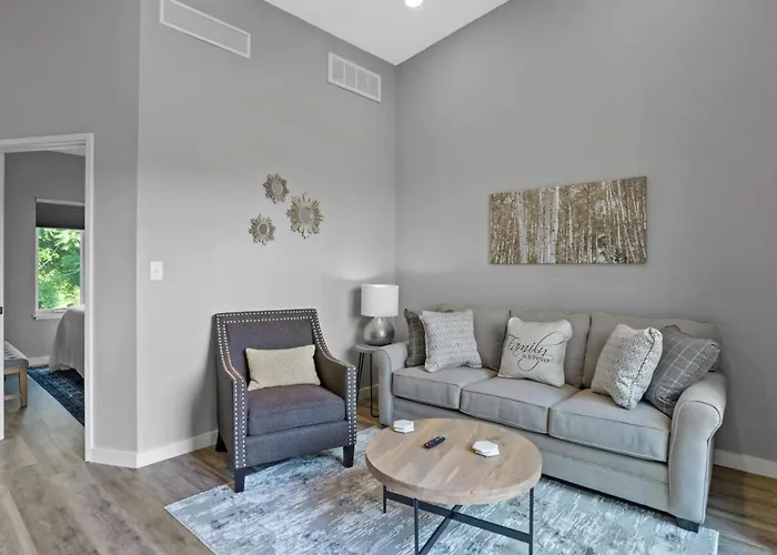 South Slope Townhome With Private Elevator Unit 102